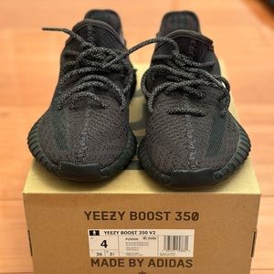 Yeezy Boost 350 v2 Fu9006 black static